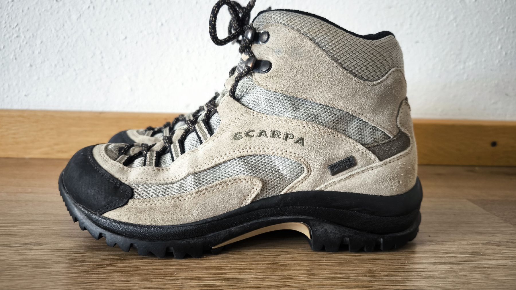 Scarpa Chaussures femmes: Scarpa Goretex Wanderschuhe 37.5 – D'occasion à Ebikon par brombomboli
