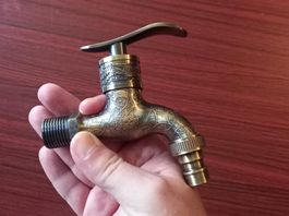 2x Wasserhahn im Retro Stil für Terrasse/Garten