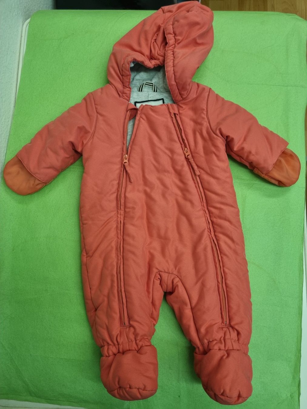 Petit Bateau Completi: Petit bateau Overal 6 Monate – Usato da Schönenwerd venduto da Chez_Mimi