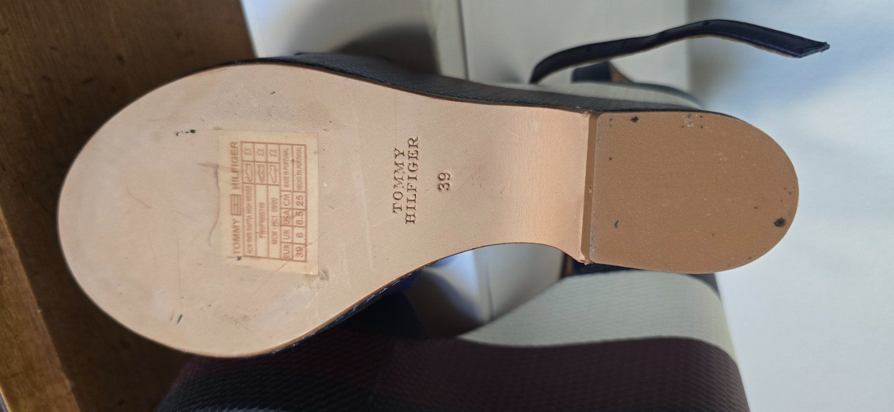Tommy Hilfiger Scarpe da donna: Tommy Hilfiger Sandals, size 39 – Nuovo e nell'imballaggio originale da Spreitenbach venduto da Breezyel 4
