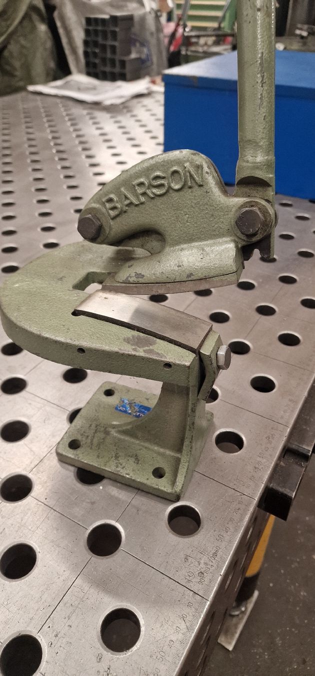 Alle Werkzeuge: HEBELBLECHSCHERE MIT GEBOGENEM MESSER Barson – Gebraucht aus Emmenbrücke von inf_l8yf 1
