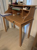 Sekretär wenige Monate alt