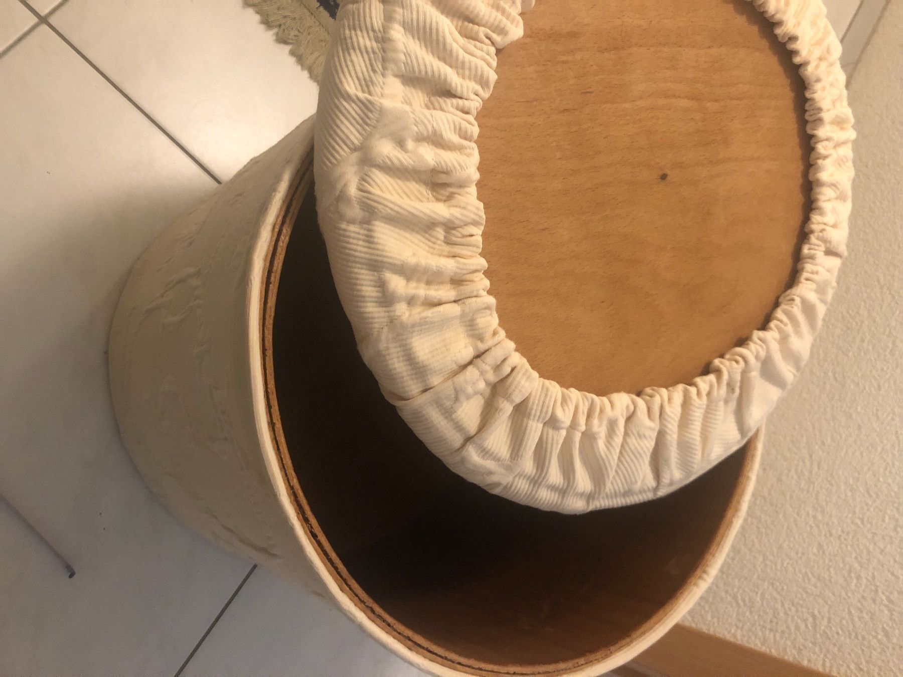 Hocker: Dekorativer Hocker m. Stauraum – Gebraucht aus Hunzenschwil von Smiles 3
