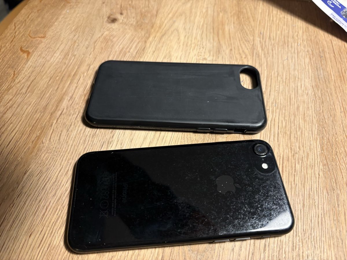 Apple Telefoni cellulari / Smartphones: iPhone 7, Inkl. Hülle – Usato da Richterswil venduto da Martin01016 1
