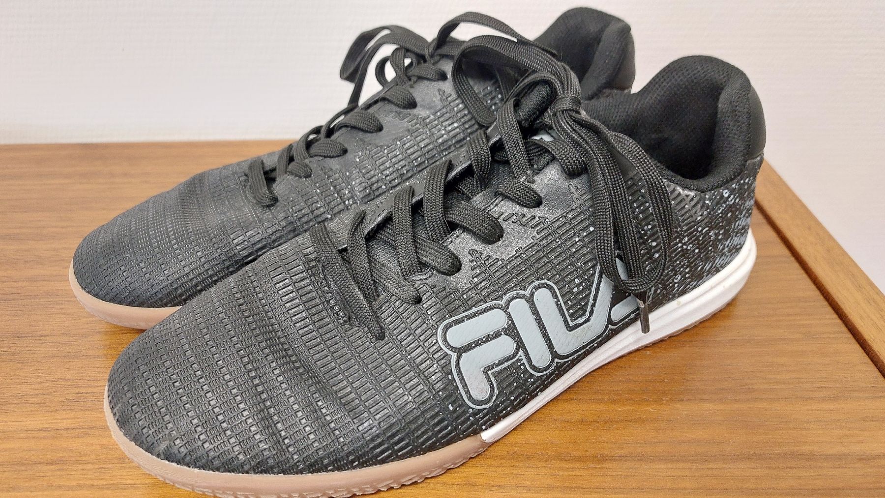 Fila Scarpe da uomo: Fila Hallenschuhe 39 – Usato da Mümliswil venduto da BaderB