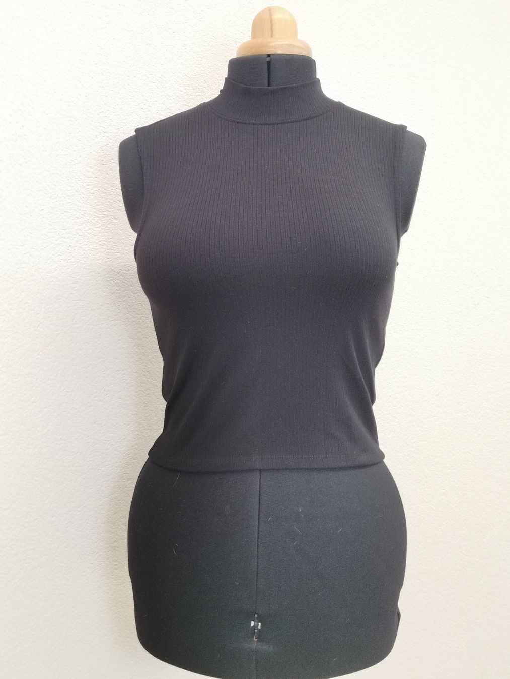 Vero Moda Top: VERO MODA Schwarzes Top Grösse M – Usato da Schaffhausen venduto da Restwert_SH