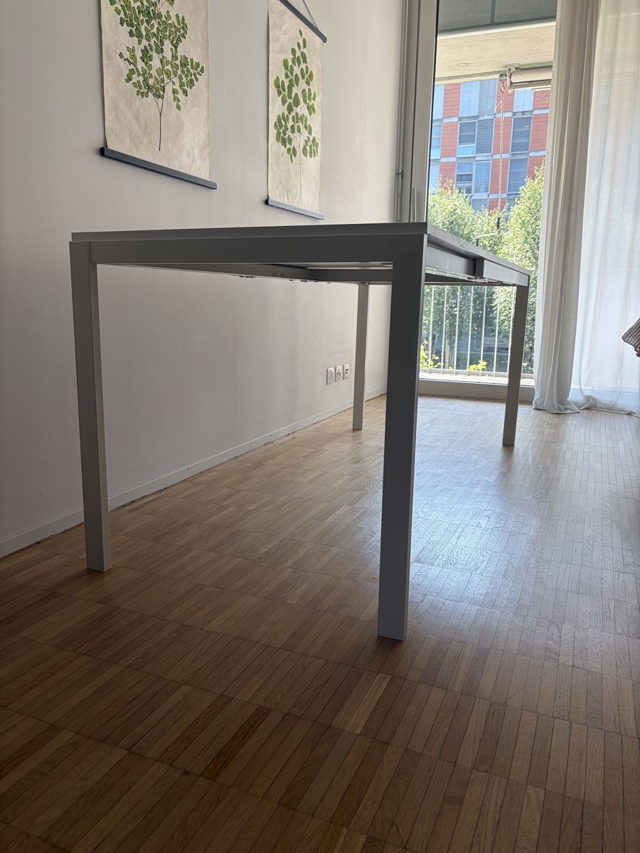 Ikea Tavoli: IKEA Vihals Extendable Table – Usato da Zürich venduto da emi_lj5l 1