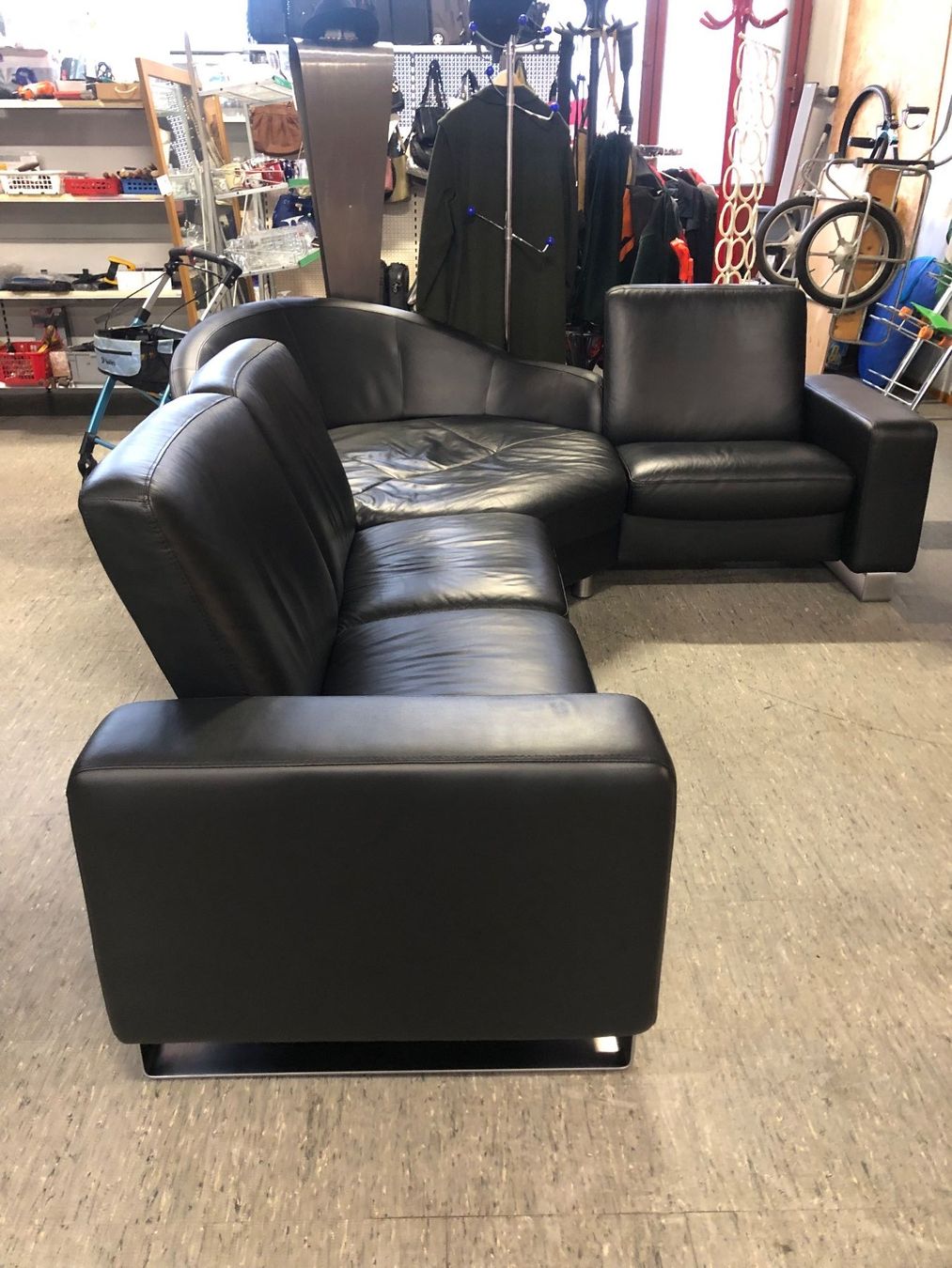 Stressless Divani: Stressless Echtledersofa mit Neigefunktion – Usato da Brunnen venduto da Allerwaren 8