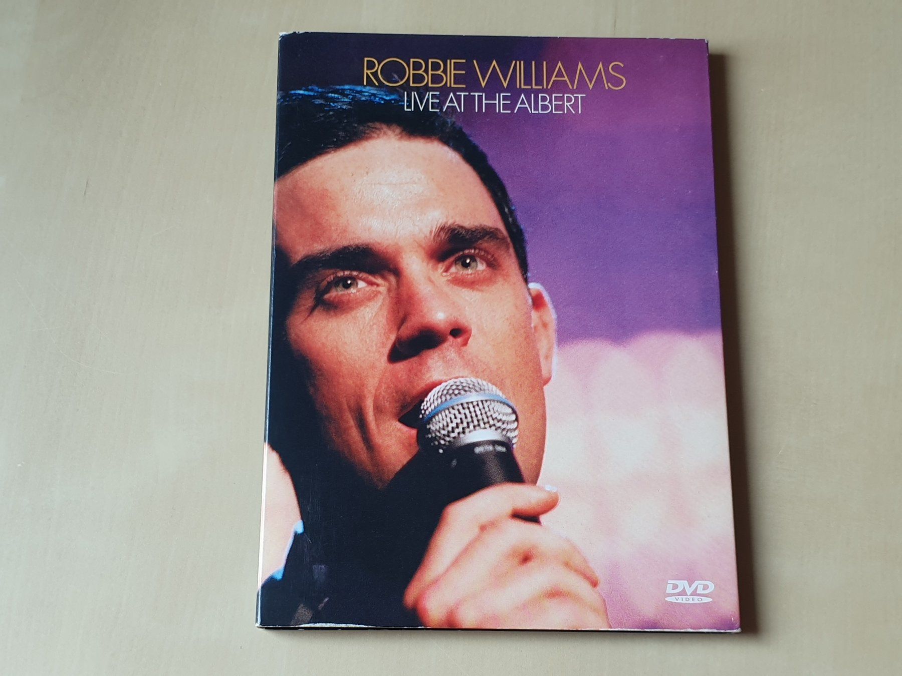 Tutti i DVDs: Robbie Williams live at the Albert – Usato da Stansstad venduto da collectorsshop