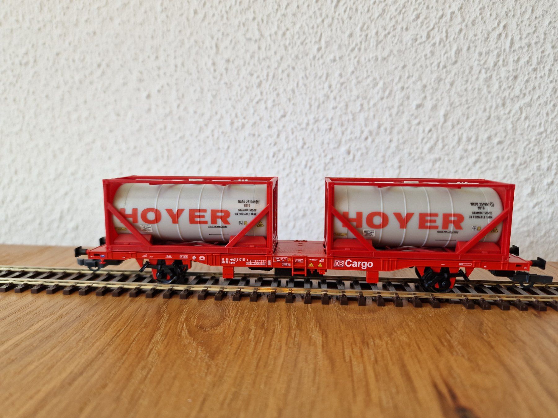 Märklin Modellini di ferrovie: DB Containerwagen mit 2 Hoyer Container H0 – Usato da Matten b. Interlaken venduto da lor_hr9w