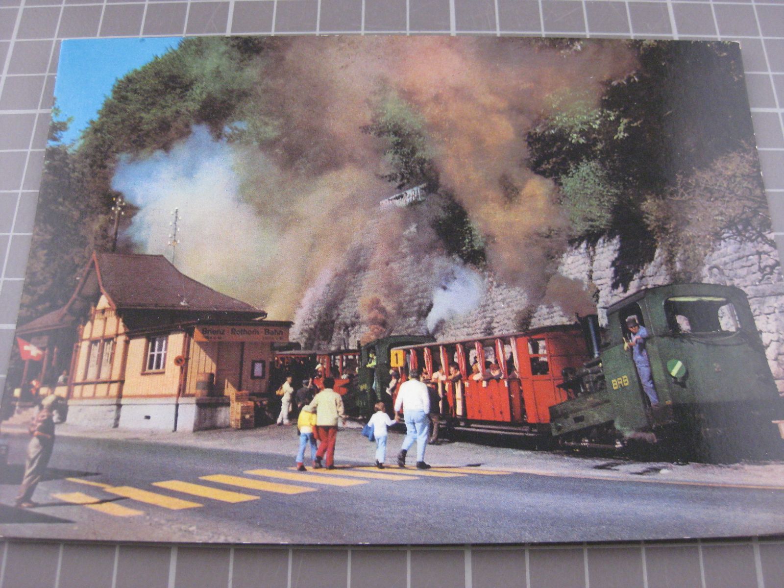Cartoline postali: AK Brienz Bahnhof mit Zug – Usato da Malters venduto da Marosko
