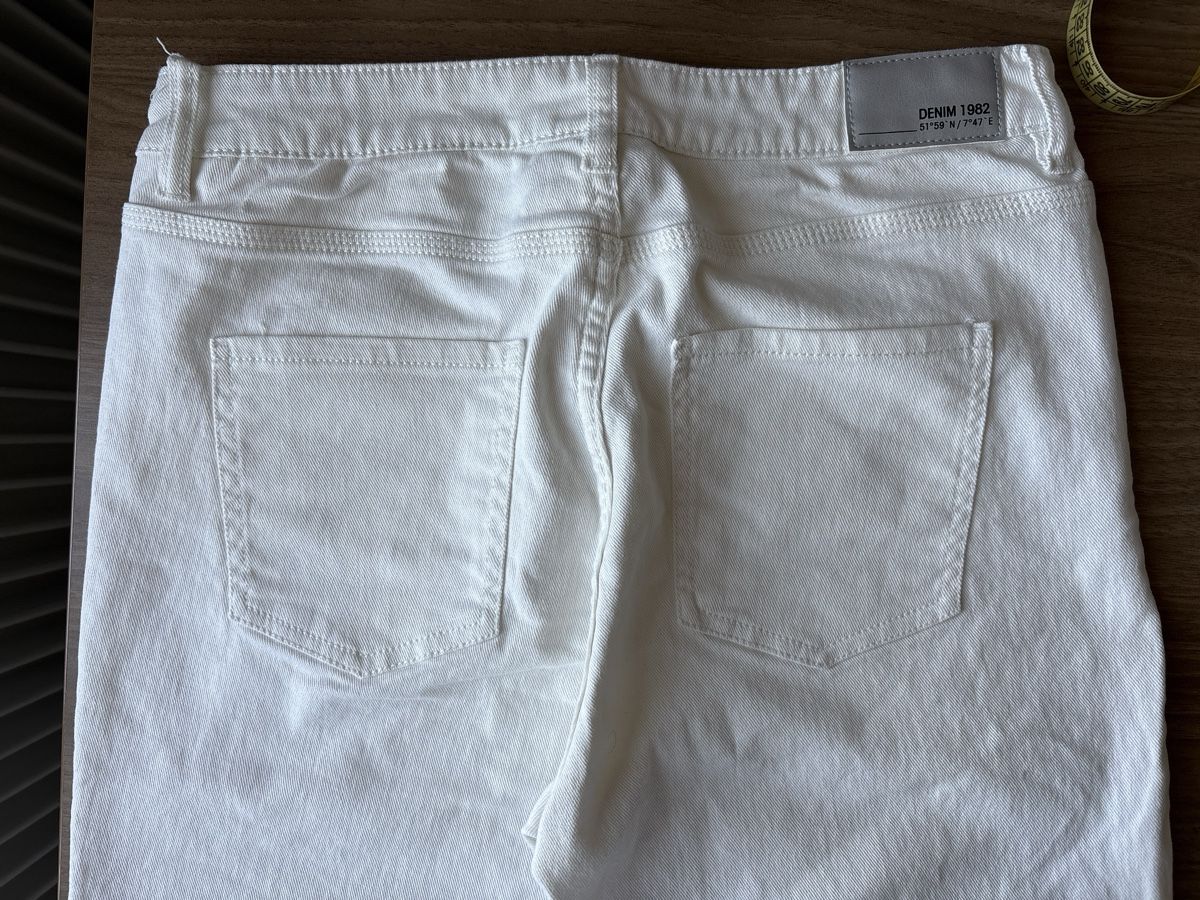 Jeans: Damen Jeans weiss 40 – Usato da Oensingen venduto da Chicotus 6