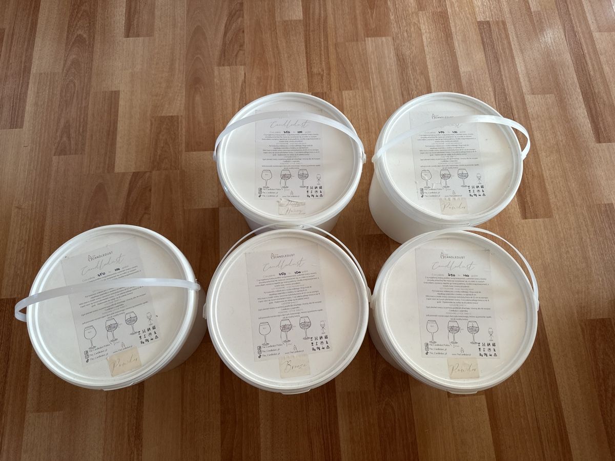 Candele: Candledust Duftkerzen Kerzenwachs 5 Eimer à 3.4 kg – Nuovo e nell'imballaggio originale da St. Gallen venduto da mai_gd7k