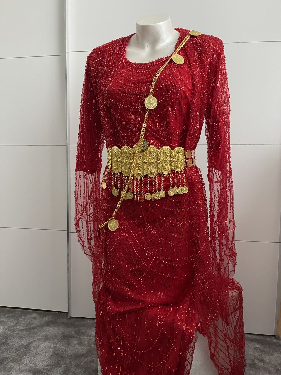 Robes: Kaftan rot – D'occasion à Seewen SZ par bil_hhm7 3