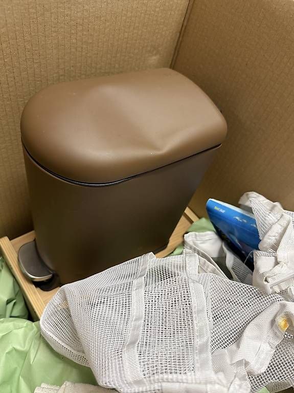 WC: Toiletteneimer defekt Mette Dietmer – Gebraucht aus Abtwil SG von abtwilsg