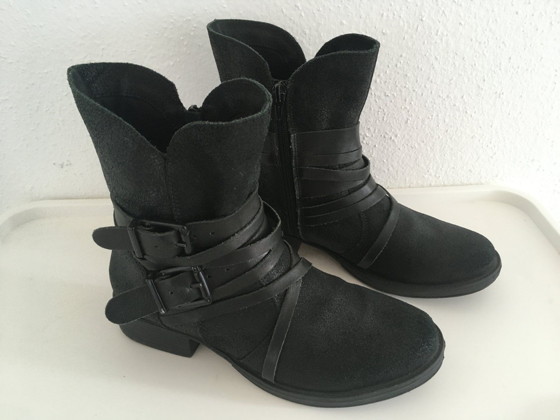 Scarpe da donna: Bottines noires style rock, pointure 36 – Usato da Biel/Bienne venduto da almercaa 1