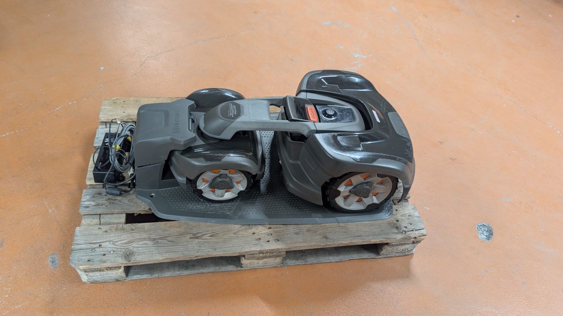 Husqvarna Tagliaerba: Husqvarna Automower 435X AWD – Usato da Lätti venduto da baumi02 1