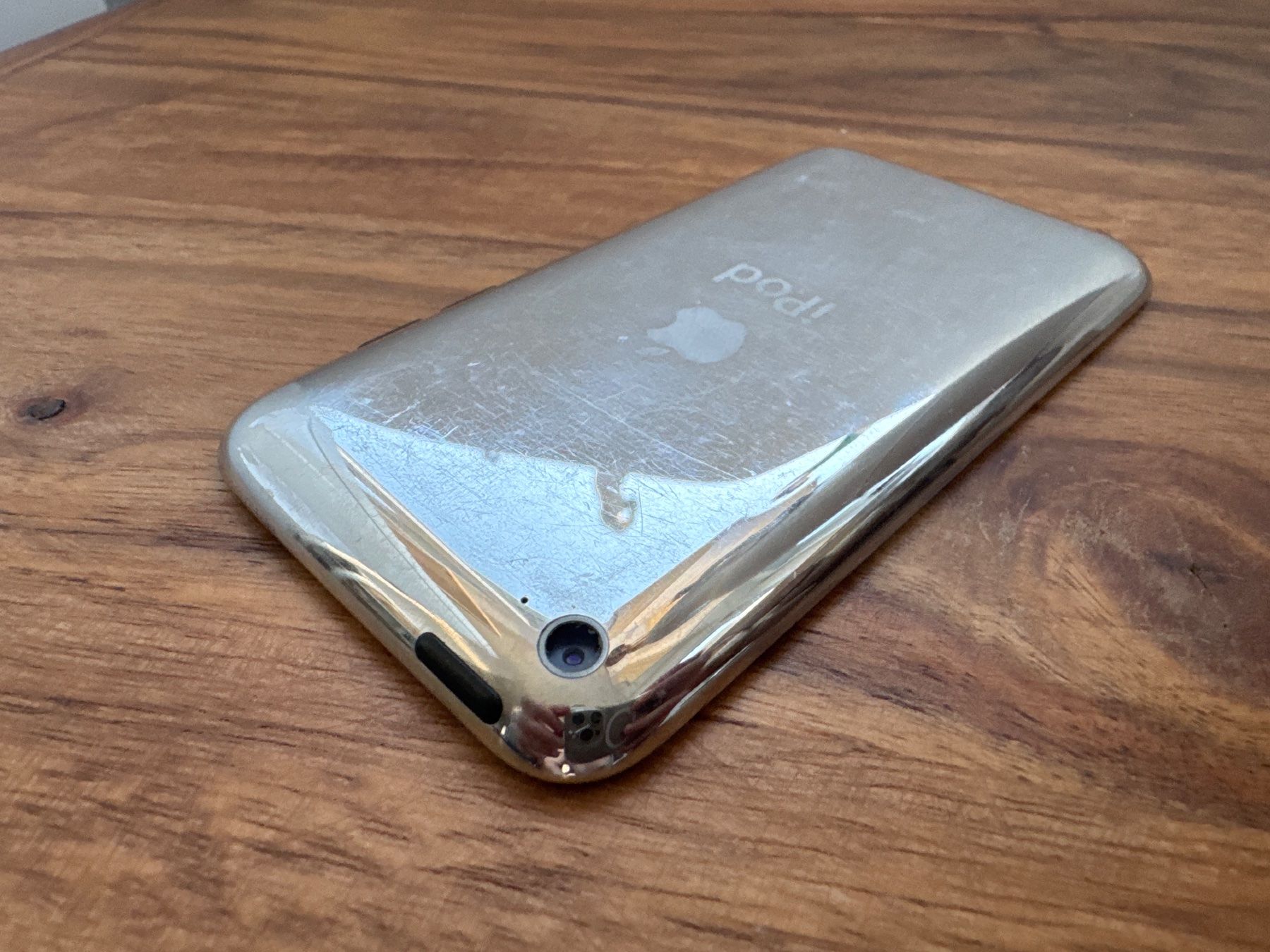 Apple Lettore multimediale portatile: iPod touch 4G 64GB teildefekt – Usato da St. Gallen venduto da hae_6rmh 6