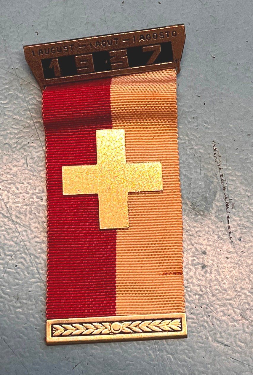 Swiss Placchette & Badge: 1 . Augustabzeichen 1937 – Usato da Obernau venduto da Wgnom