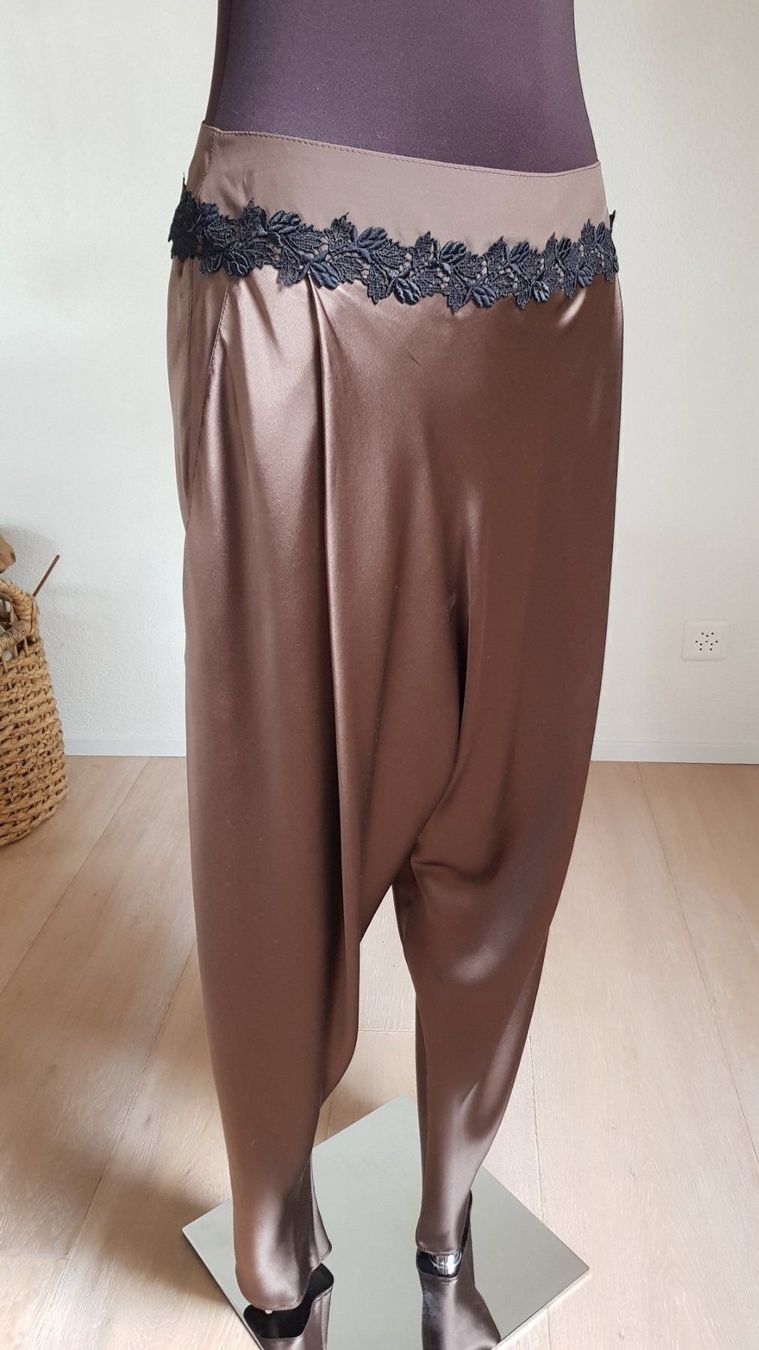 Pantaloni: IRIS Sarouel Seidenhose – Nuovo (secondo la descrizione) da Reutigen venduto da IrisFashion