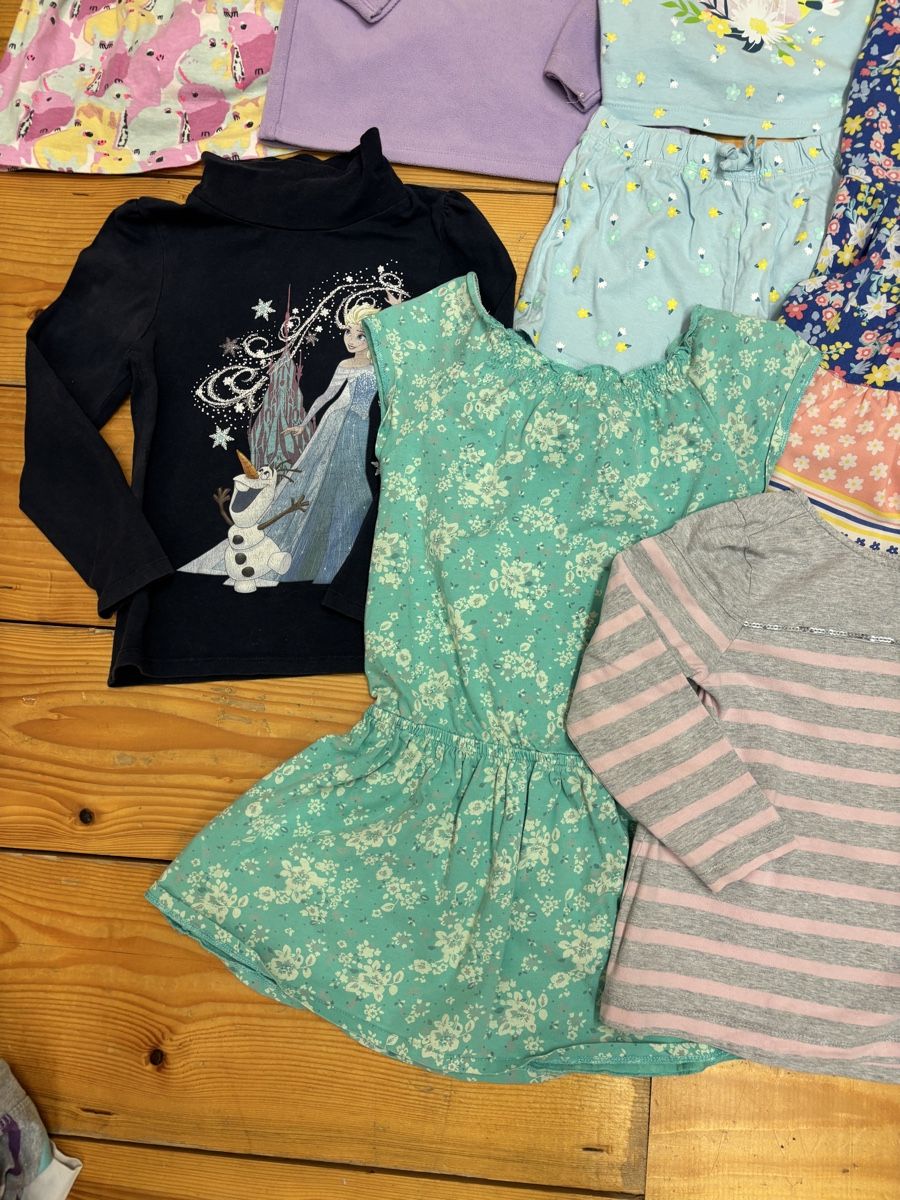 Lotti & Set di vestiti: Kleiderpaket Mädels, Grösse 110/116 – Usato da Büren an der Aare venduto da Nikito2001 4