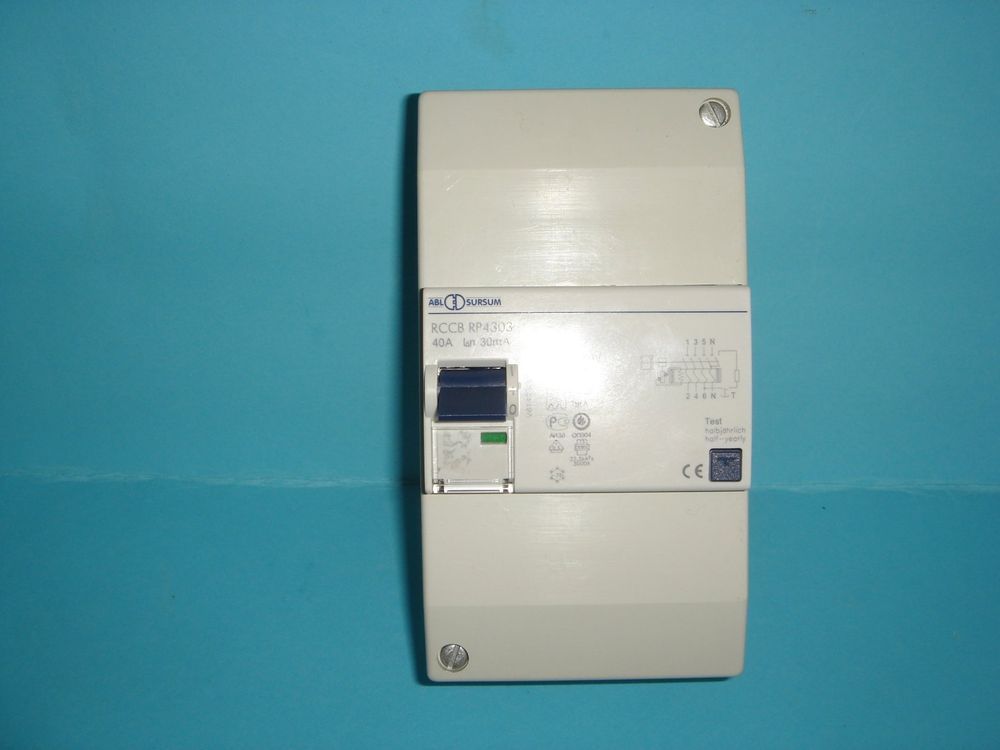 FI-Schalter-mit Gehäuse ABL-SURSUM RCCB RP 4303 40A In 30mA (D'occasion ...