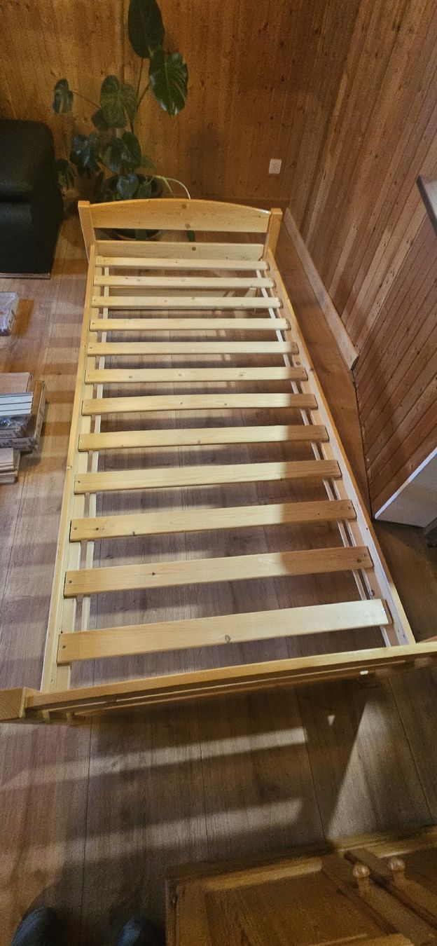 Letti: Ausziehbett Holz 90x200 – Usato da Meiringen venduto da Mimomagalhaes