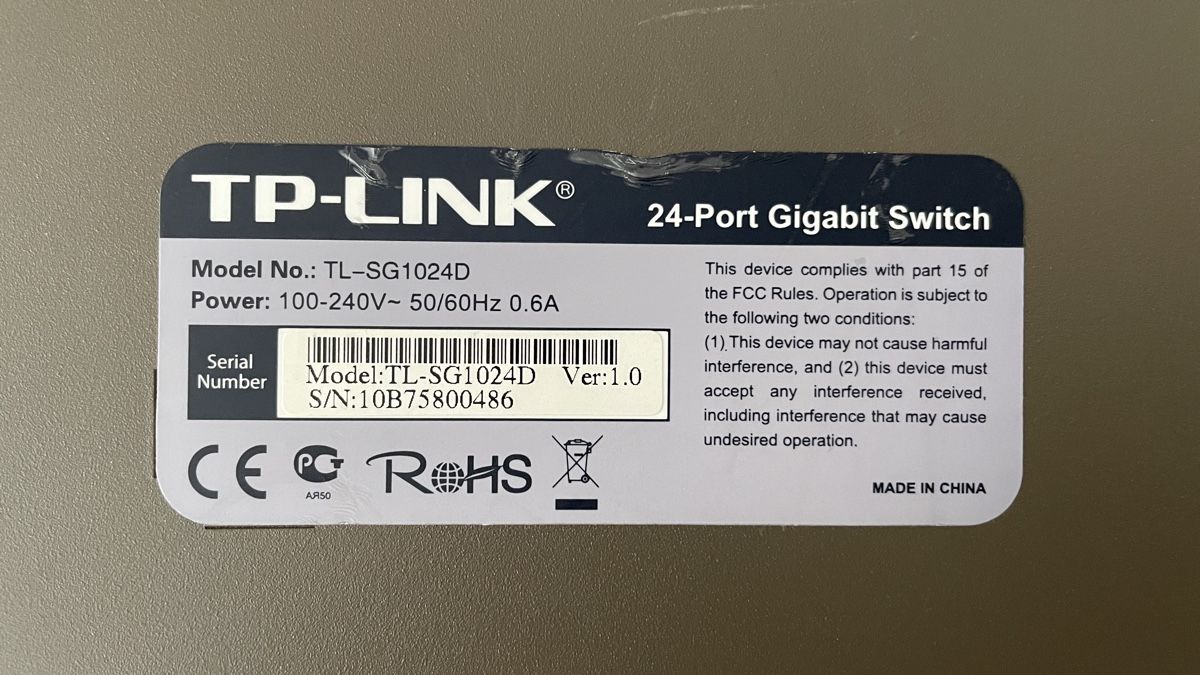 TP-Link Hub & Switch: TP-Link TL – 24-Port Gigabit Switch – Usato da Ramlinsburg venduto da Meeliinaa 4