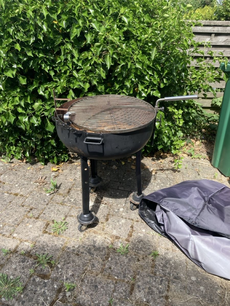 Bracieri: Grill Charly, top Zustand, mit Hülle, – Usato da Aarwangen venduto da to-hirschi