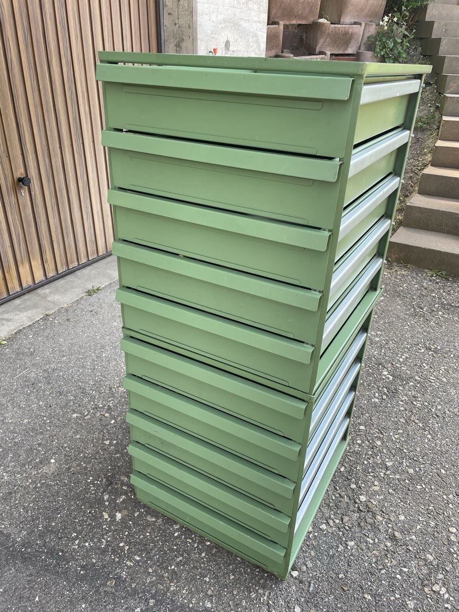 Cassettiere: 2Stk. Schubladenstöcke Militär – Usato da Lauperswil venduto da lee2011