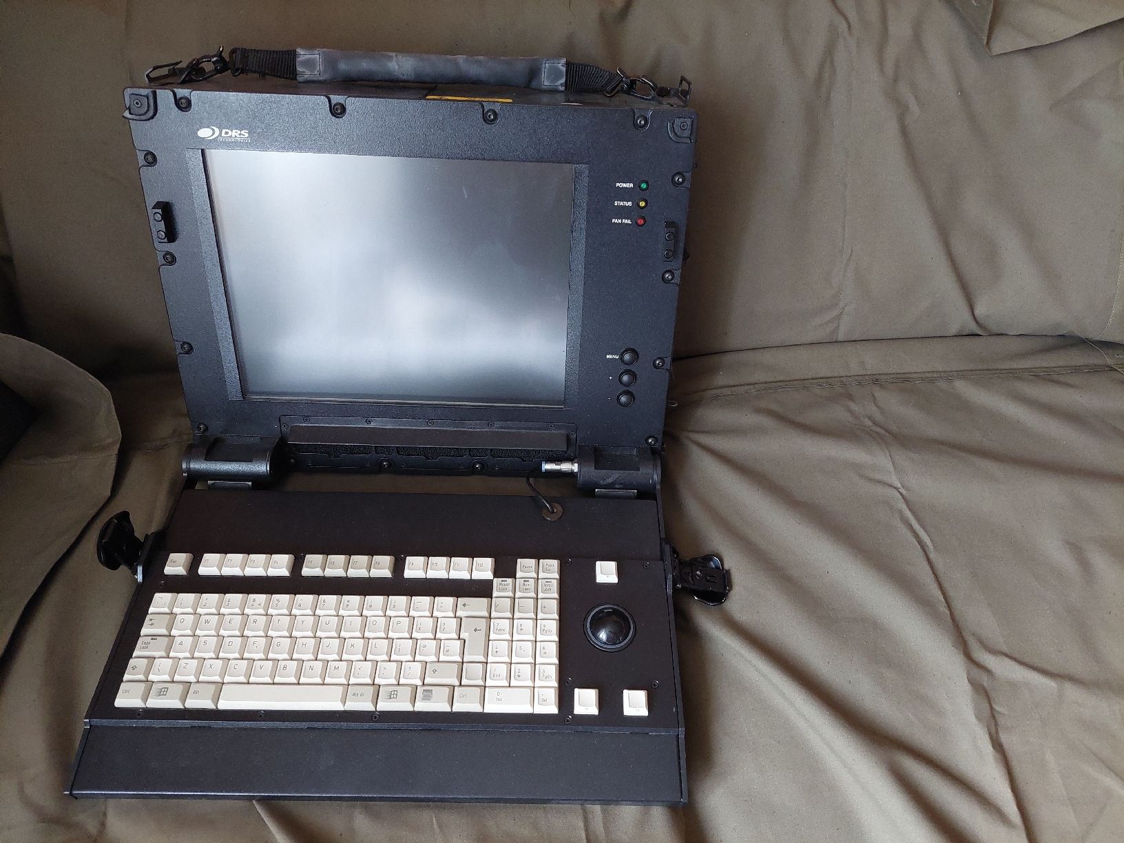 Notebook: Thales DRS militär Computer - Aircraft Input Peripheral – Usato da Meilen venduto da bernhardundbianca