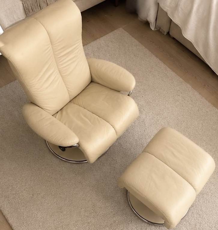 Poltrone: Original Stressless Blues Relaxsessel mit Hocker | Leder  – Usato da Unterengstringen venduto da nan_7src 2
