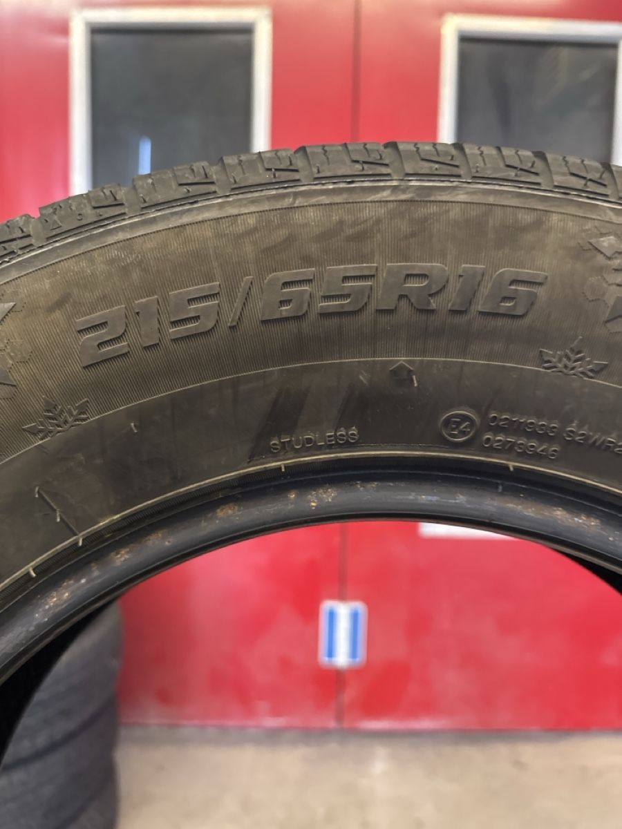 Pneumatici & Ruote complete: Winterreifen 215/65/R16 – Usato da Leuzigen venduto da dar_98js 1