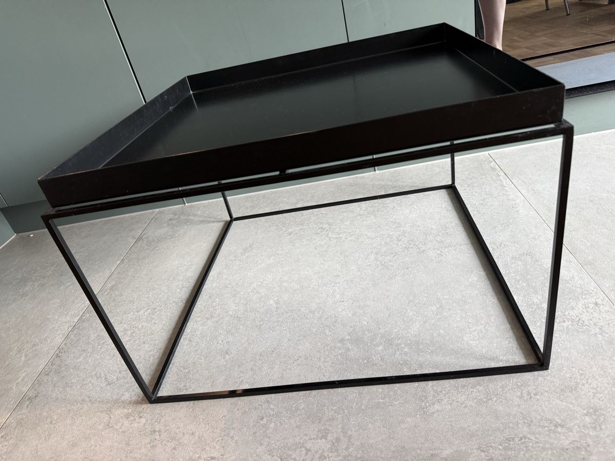 Tavoli: Original HAY Tray Table black - 60 x 60cm – Usato da Zürich venduto da Celineoberle 5