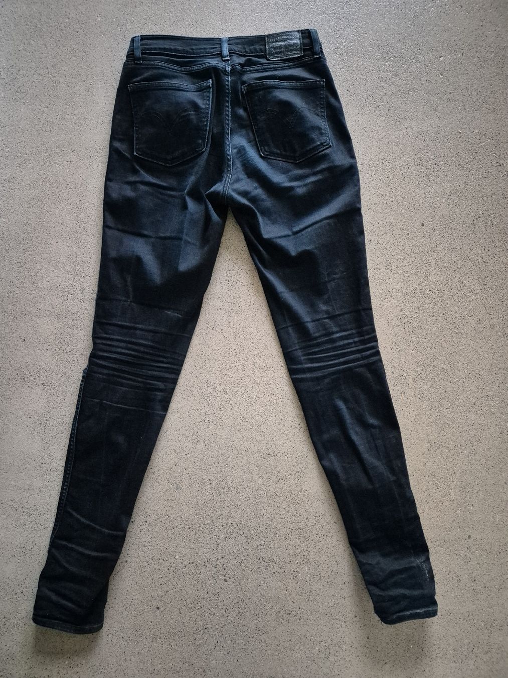 Levi's Jeans: Dunkle Levi Skinny Jeans – Usato da Schlieren venduto da nat_76vd 1
