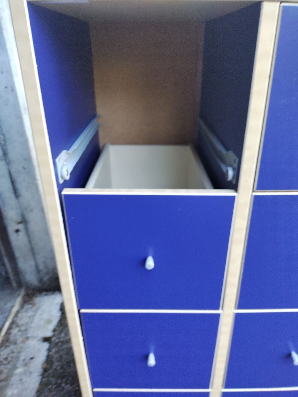 Cassettiere: Kommode blau mit 8 Schubladen – Usato da Rüti ZH venduto da Lux05 1