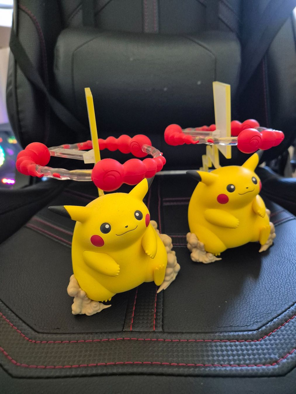 Pokémon Figuren: 2x Pokemon Celebrations - Pikachu VMax Figur – Neu (gemäss Beschreibung) aus Oberdorf BL von RaDeluxe7