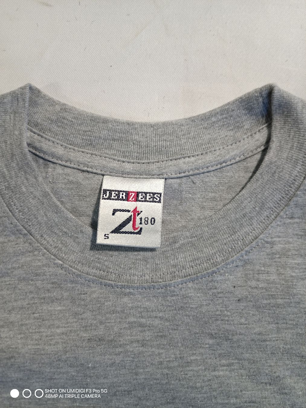 T-shirts: T-Shirt Grau Jerzees Grösse S Neu – Neuf avec emballage d'origine à Aarwangen par to-hirschi 1