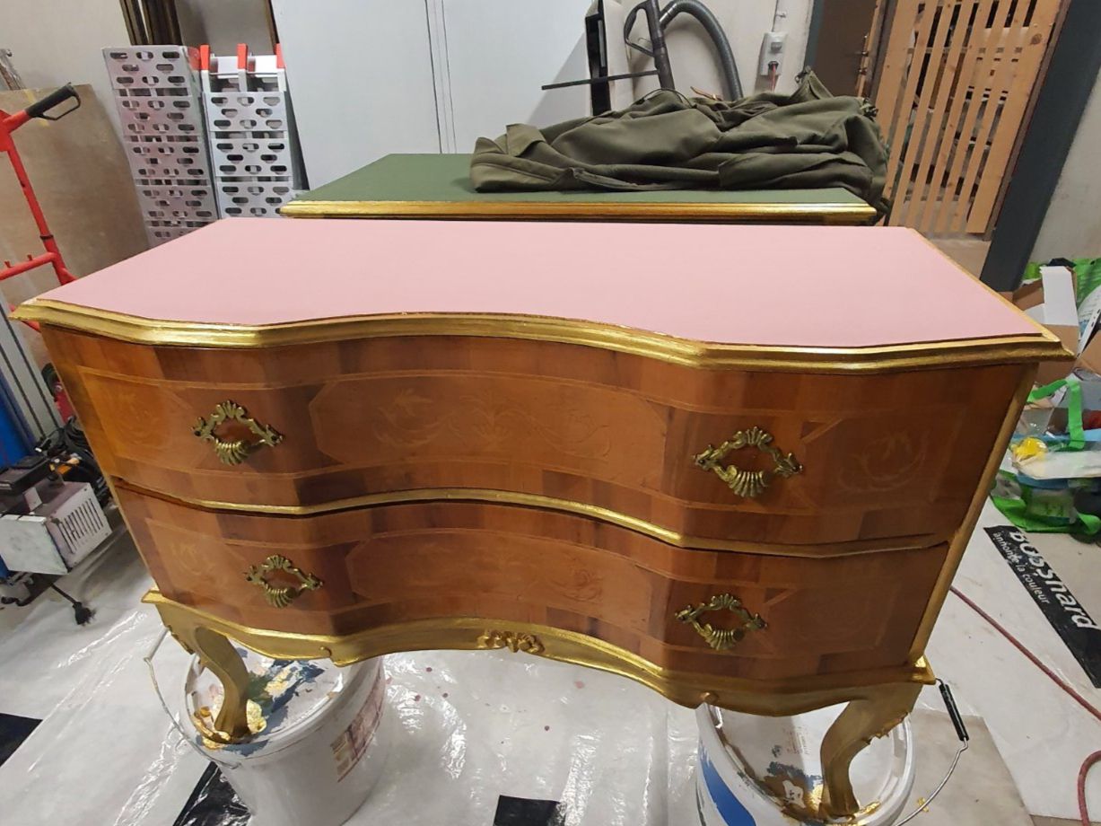 Cassettiere: Antike Kommode, restauriert,, rosa/goldig – Usato da Niederwangen BE venduto da rainer1505