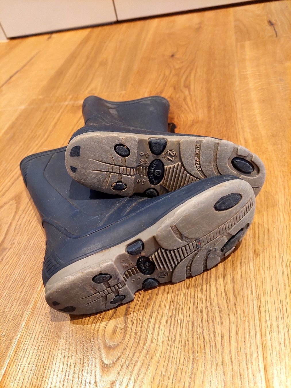 Scarpe per ragazzi: Kinder Gummistiefel Gr. 27 wasserdicht – Usato da Niederbuchsiten venduto da Dins01 2