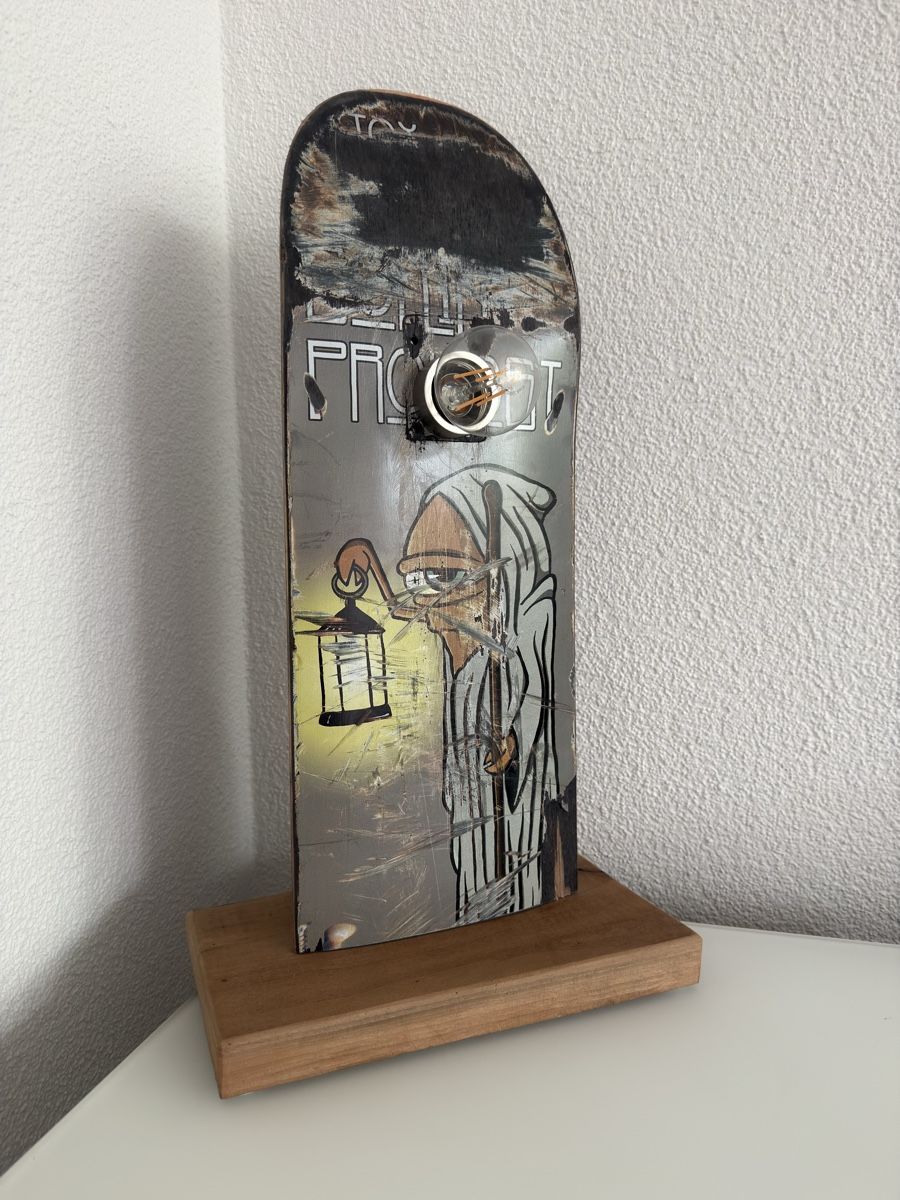 Lampade: Unikat Dekoobjekt aus Skateboard-Deck mit Lampe  – Nuovo (secondo la descrizione) da Arbon venduto da KrokiLoki 1