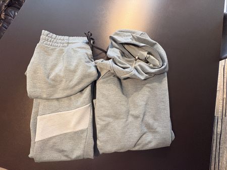 On Running Set Hoodie + Hose Damen/ Gr M