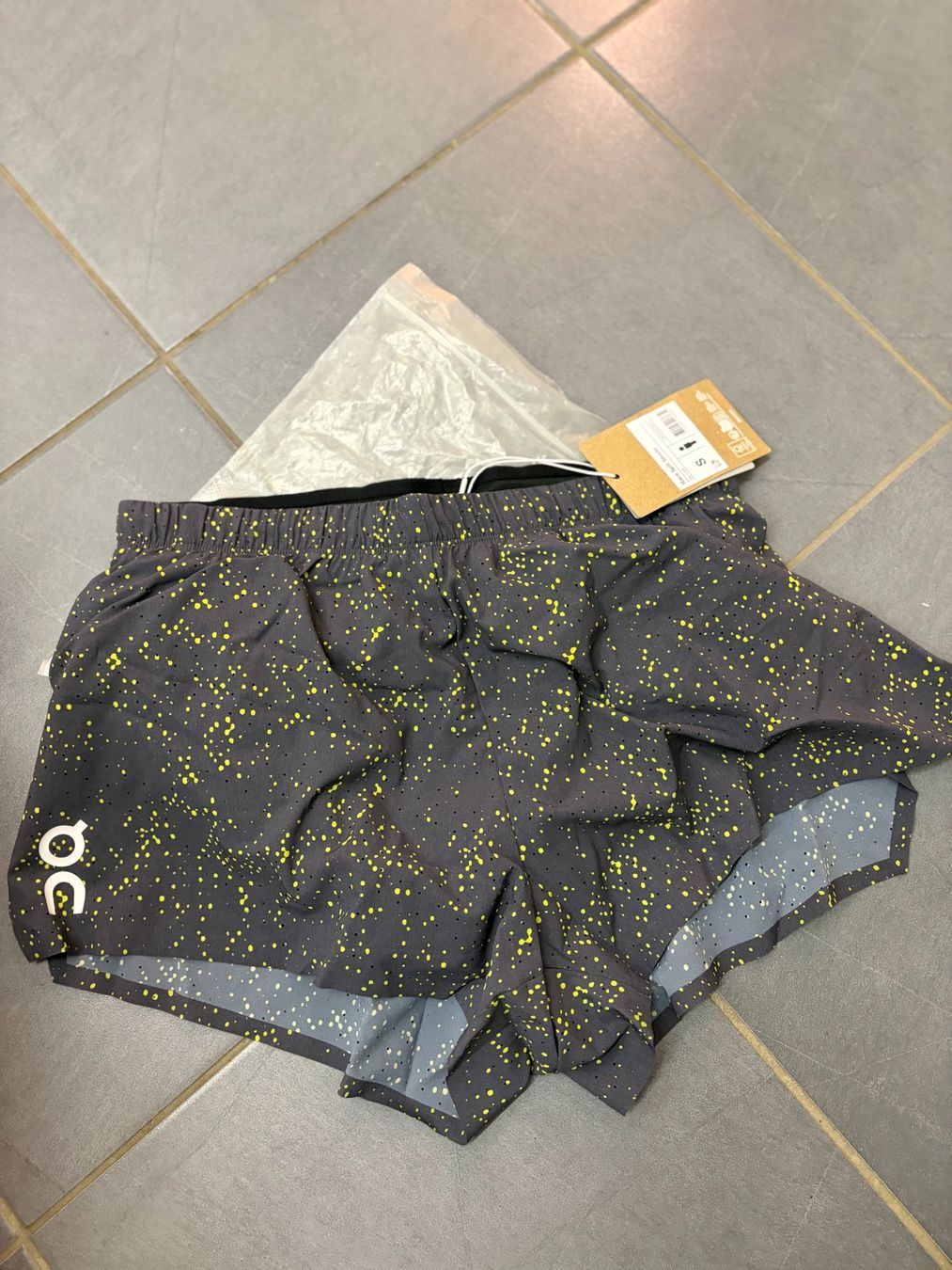 Hosen: On Race Shorts Iron - Men - Grösse S – Neu und originalverpackt aus Zürich von luk_tar