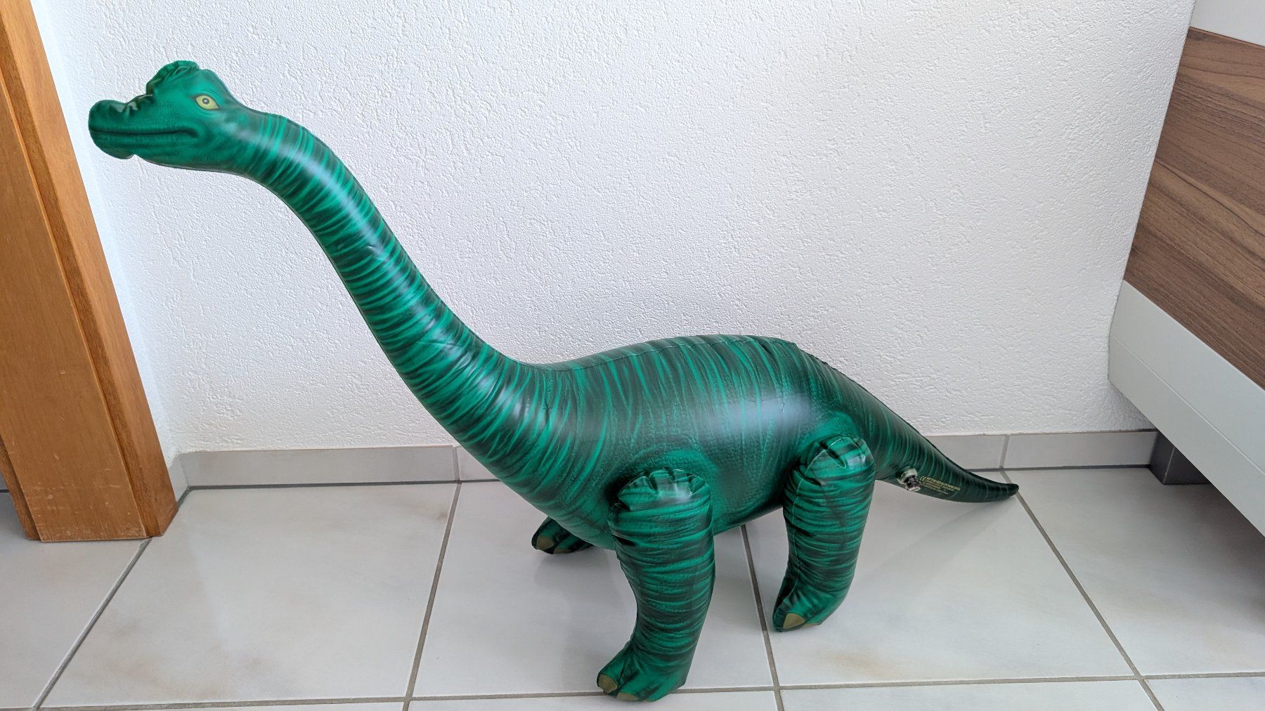 Alle Dekorationen: Aufblasbarer Brachiosaurus  – Gebraucht aus Oberwil-Lieli von meipa3000