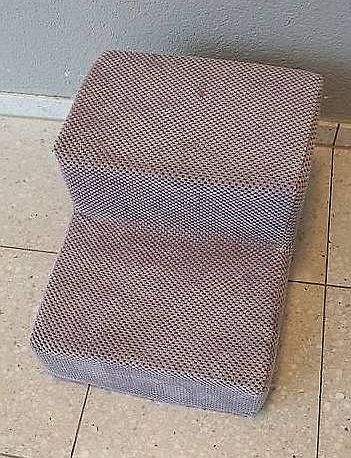 Käfige, Transport & Sicherheit: Treppe Rampe für alte oder kranke Katzen geeignet 2 Stufen – Neu (gemäss Beschreibung) aus Wetzikon ZH von Jisidor