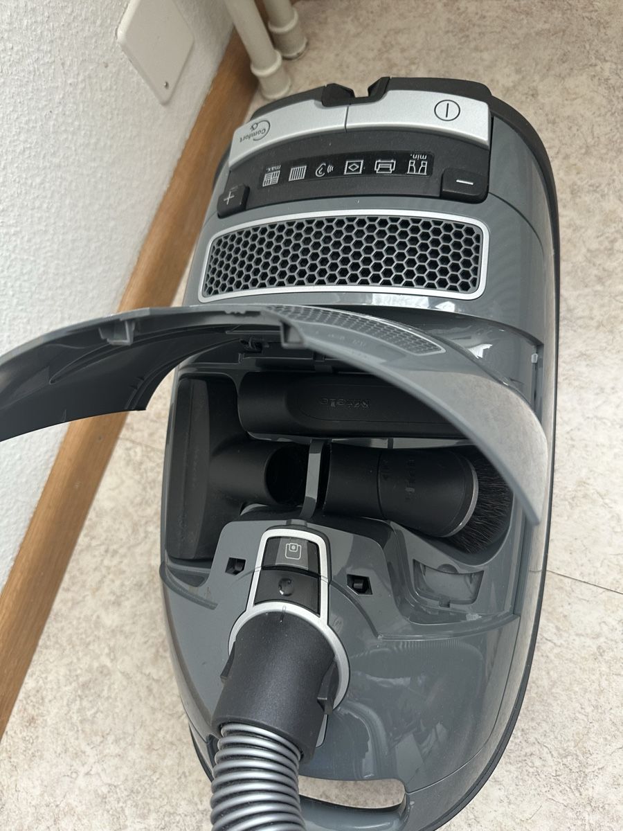 Miele Aspirapolveri & Accessori: Miele  C3  Staubsauger, TOP Zustand – Usato da Pratteln venduto da milisandra 3