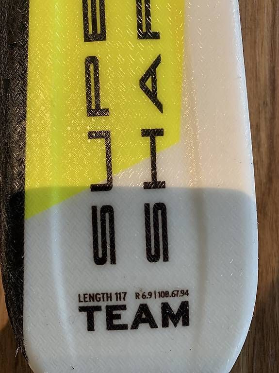 Head Skis: Head Supershape Ski 117cm – Gebraucht aus Plaffeien von Roebu3316 3
