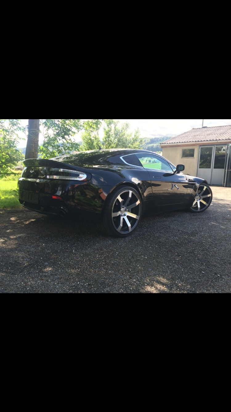 Aston Martin Automobili: Aston Martin 4.3 Vantage Handschaltung – Usato da Buchs LU venduto da Rnp 1