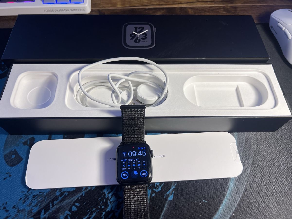 Apple Smartwatch: Apple Watch SE 40mm LTE – Gebraucht aus Wädenswil von dai_2bcv
