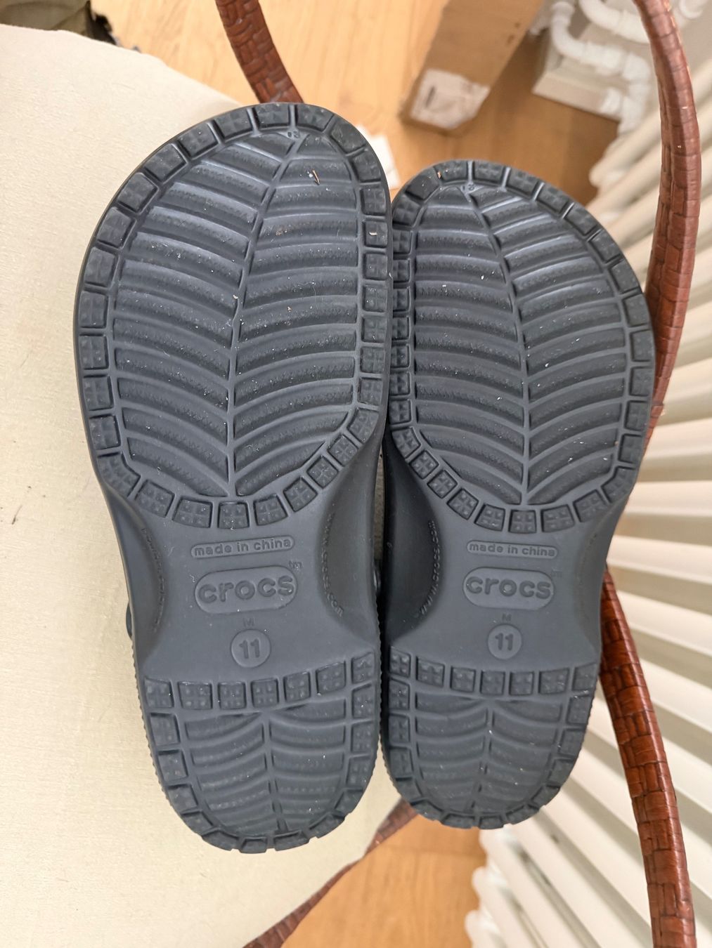 Crocs Herrenschuhe: Crocs Grösse 11 Medium schwarz – Gebraucht aus Nussbaumen AG von normajeanbaker 2